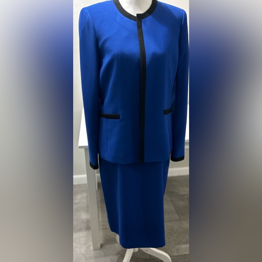 Jones Studio 2 Piece Sheath Dress and Jacket